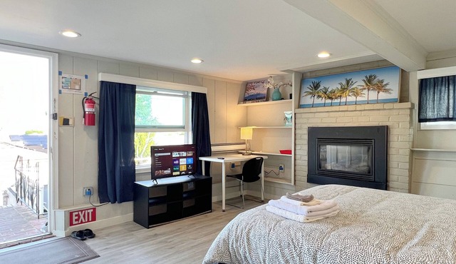469 - Large Studio with Laundry and Patio near SFO, Walmart & YouTube HQ in San Bruno