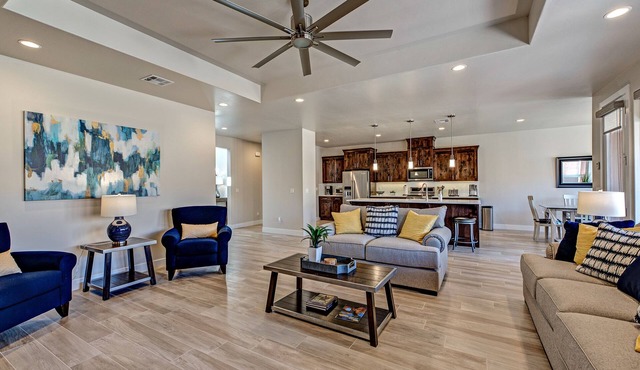 4BR on Hole 2 - 3 King Beds, Near Pool & Course