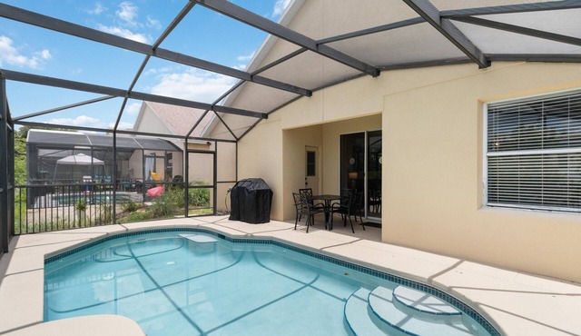 5/3 Pool home located in Sunset Ridge Community! in Davenport