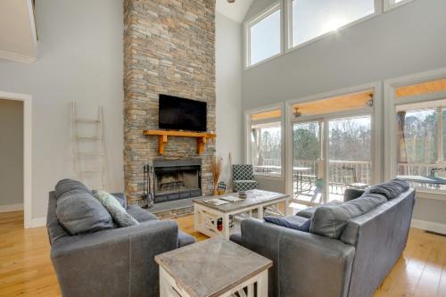5-Acre Hideaway on Pickwick Lake: Great for Groups in Waterloo