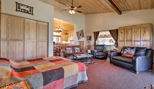 5-Acre Moab Studio w/BBQ & Stunning Mtn Views