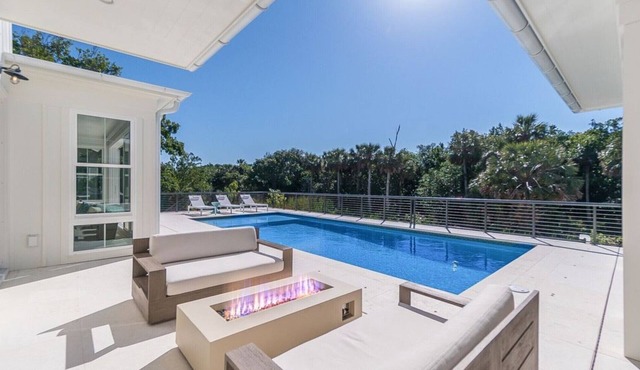 5 bedroom stunning home. Walking distance to town and the beach. in Boca Grande