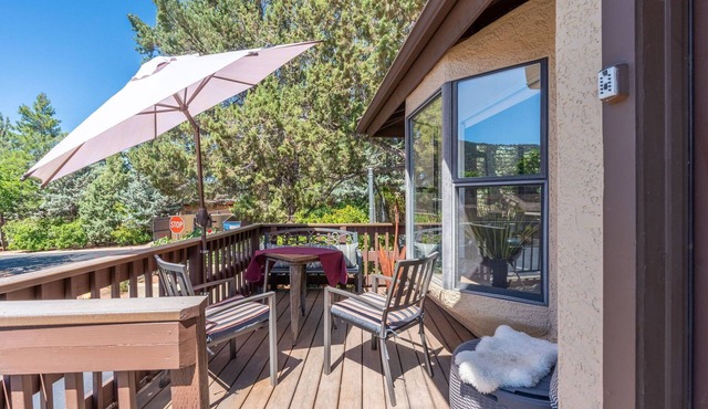 5 minutes to Bell Rock! Fresh private home with pool/hot tub, golf & pickleball in Sedona