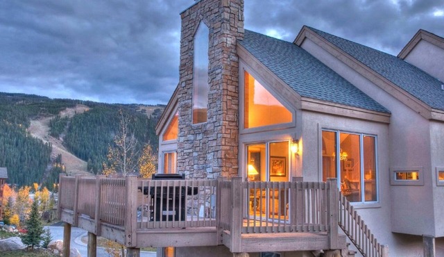 5BR+Loft BR Home in Keystone Ski Area-pvt. hot tub; great view; 16 separate beds