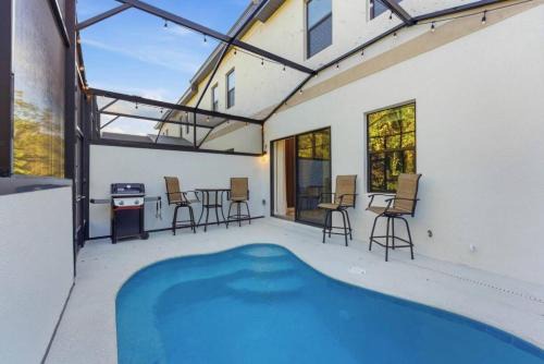 5BR Paradiso Grande Home, Pool, Game Room in Orlando