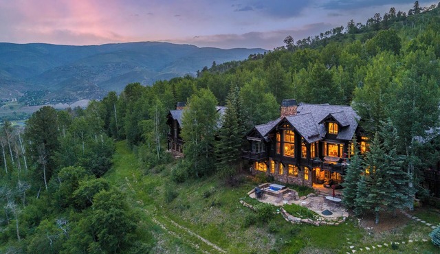 6BR Beaver Creek home with mountain views, hot tub, pool, and ski access
