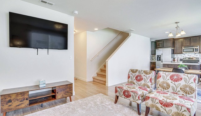 9 Mi to Downtown SLC: Peaceful Home w/Pool Access