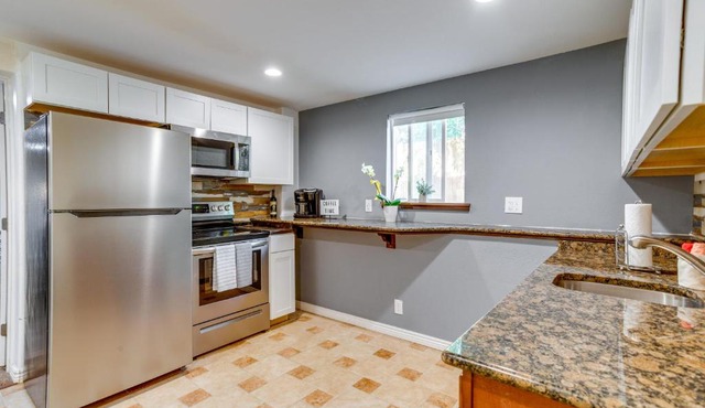9 Mi to Dtwn Denver: Aurora Vacation Rental