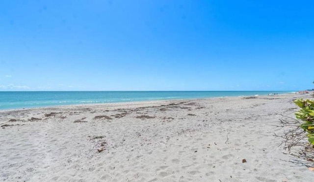 A Jupiter gem 2-bedroom 2-bathroom perfect for cooking enthusiasts! in Jupiter