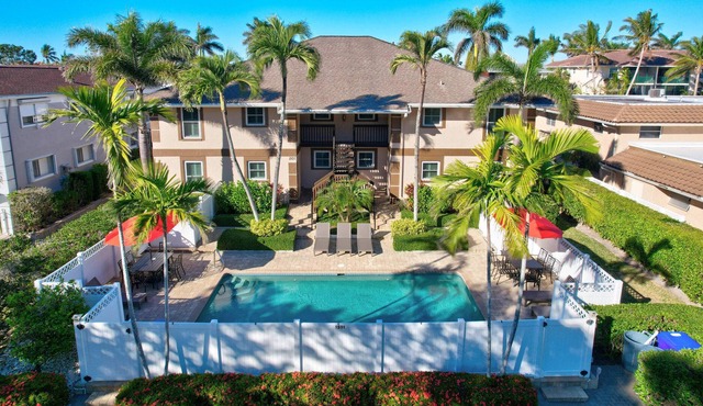 A Totally Private 4 Unit Condo With Heated Pool in Naples