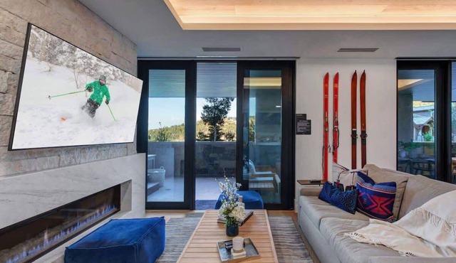 Abode at Empire Residences, ski-in/ski-out, hot tub, empire pass in Park City
