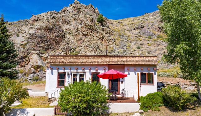 Adobe House on Taylor River | 3 Bedroom | River Access | Gas Grill | Yard
