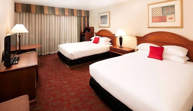 Adventure Awaits in Red Lion Hotel St. George! Pool, Free breakfast, Parking!