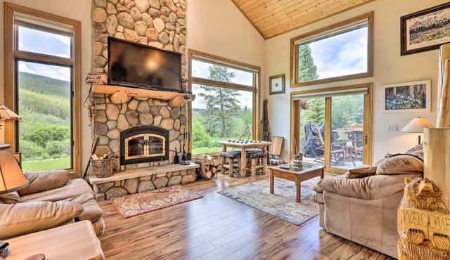 Alpine Escape w/Mtn Views in Blue River!