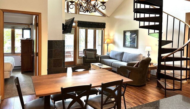 Amazing Summer Amenities! 2 Pools, Hot Tubs, Tennis