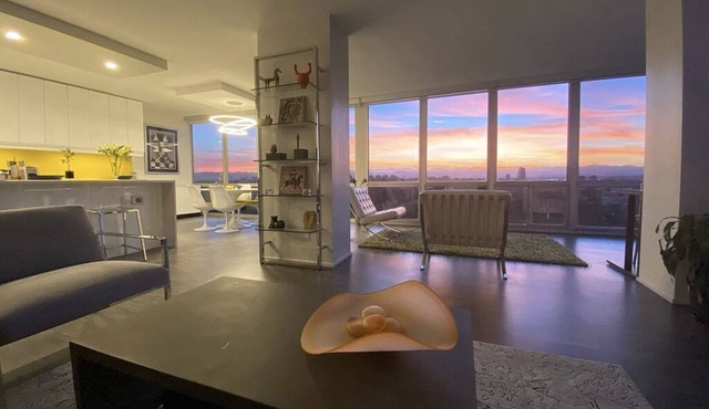 Amazing Views 2-bedroom condo in Denver's Cherry Creek North area