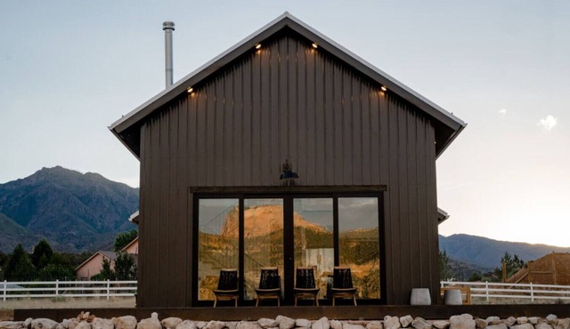 Astoa Etxea: Peaceful Desert Retreat Near Zion - Long-term Stay