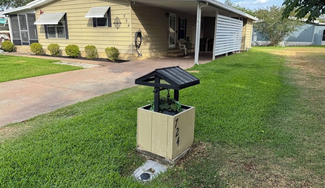 AVAILABLE - 2BR-2BA in Silver Lake of The Villages w Golf Cart