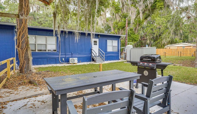 Bass Fishing Haven! Waterfront Hawthorne Home