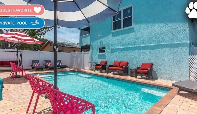 Beach Escape - Private Pool - Walk to the beach! in Indian Rocks Beach