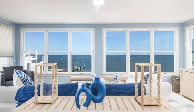 Beachfront home. Enjoyable the Blue Mermaid 3-bedroom house with AC in welc. in Clinton