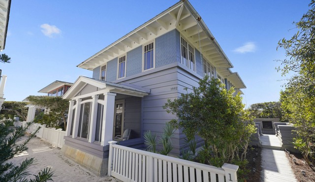 Beachfront in Seaside w/Incredible Gulf Views, Pet Friendly + 2 Adult Bikes! in Santa Rosa Beach