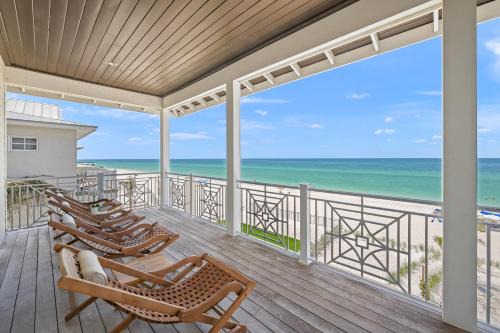 Beachfront Paradise - direct access to the Gulf in Bradenton Beach