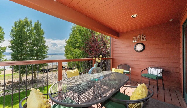 Beacon Landing Condo - on Lake Granby Luxurious Quality + Marina Right Outside