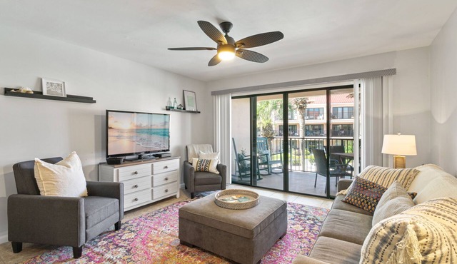 Beautiful 2BR 2.5BA Ocean View Condo - The Perfect Beach Getaway!