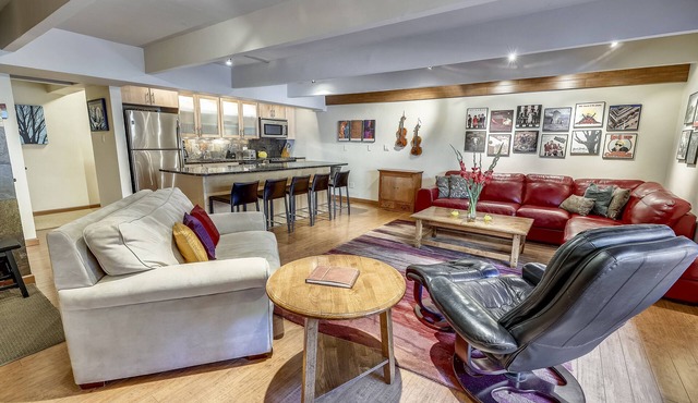 Beautiful Deluxe Rated Condo w/Hot Tub