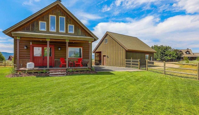 Beautiful panoramic mountain views and ample parking for toys in McCall