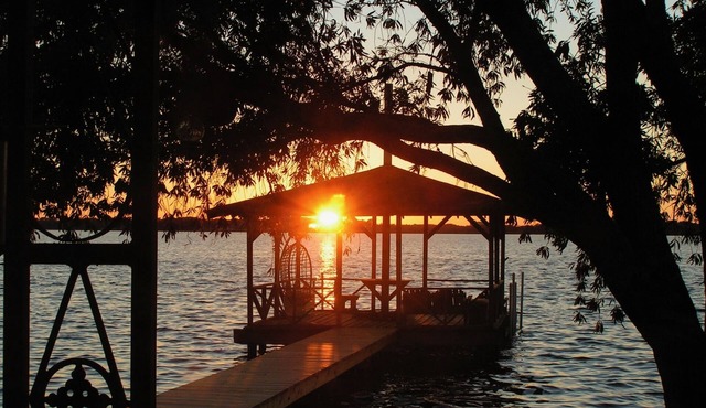 Beautiful Sunsets on Lake Tarpon. Fish, Swim, Jetski and More