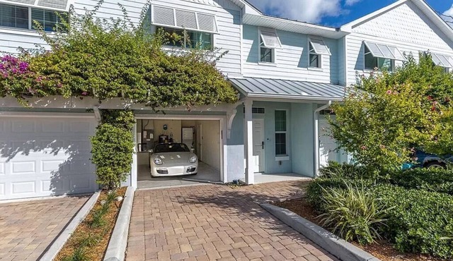 Beautiful Water View 3 bedroom 2 1/2 Bath Townhome!