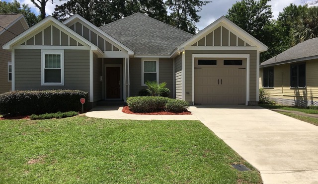 Beautifully decorated Tally House 2 miles from FSU campus! in Tallahassee