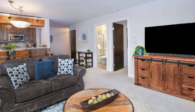 Beaver Creek Townsend Getaway – Ski In/Ski Out!