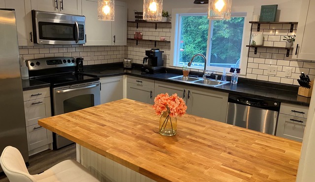 Beaver Den - A relaxing stay on the Chippewa River! in Barryton