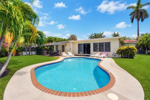 Best Area Spacious 4BR Heated Pool Mins To Beach