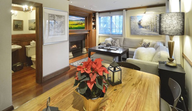 Best location in town! Elegant and a great place for entertaining.