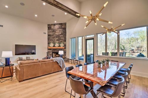 Boat Dock & Slip: Riverfront Home in Heber Springs in Heber Springs