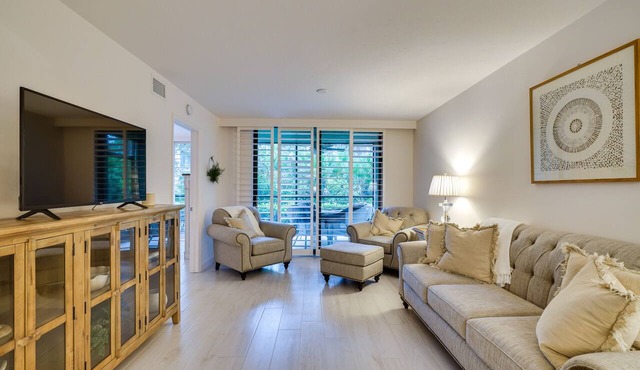 Bonita Springs Condo w/Community Pool!