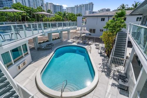 Botanica Ocean Blvd King Suite