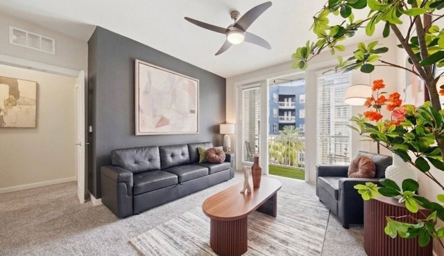 Bright 2BR/2BA Tampa Haven: Productivity & Relaxation in Tampa