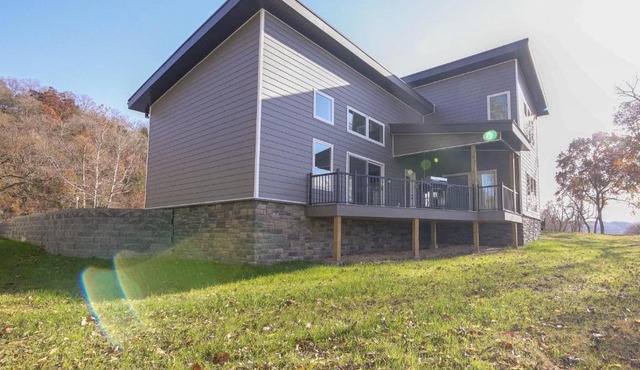 Bright Cotter Vacation Rental w/White River Views in Cotter