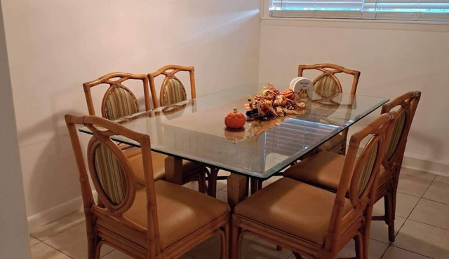 BRUNSWICK TRAVERTINE HOUSE 2 BED 2 BATH in Brunswick