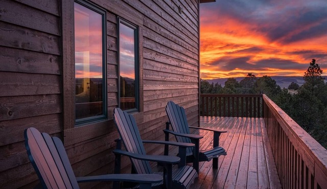 Bryce Canyon Hilltop Lodge Spa, Views & High-End Comfort