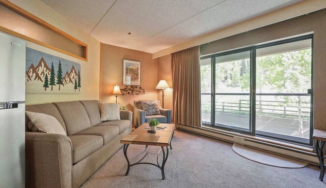 Building 4 Ski-In Ski-Out Condo Peak 9 Views Fireplace Dog Friendly 9 Hot Tubs