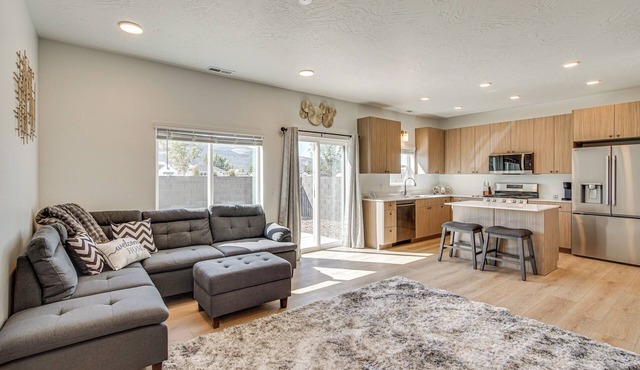 Built in 2025: Parowan Escape w/Views!