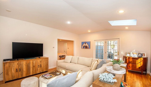 Centerville House with POOL & Barnstable Beach Sticker! in Barnstable