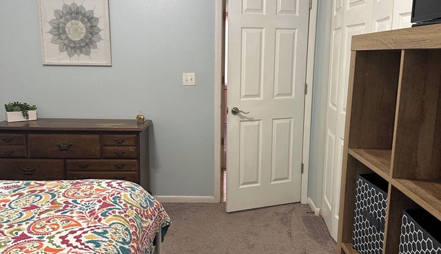 Charming 2-bedroom townhome with WiFi, AC in Clearwater close to the beach. in Clearwater
