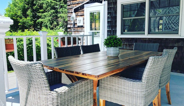 Charming 2 story home near Perkins Cove in Ogunquit
